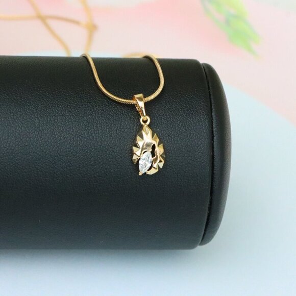 "Teardrop Leaf Pendant with Marquise White Stone in Gold Finish, XPPT1727 - Picture 3 of 13